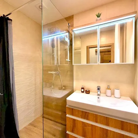 Apartmán Moderny - Centrum - Klima - Parkovanie Selected Nitra